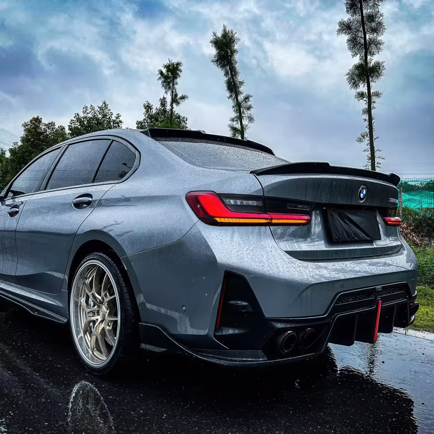 M Style 3-Piece ABS Rear Diffuser with LED for BMW G20 LCI M Sport 2023+